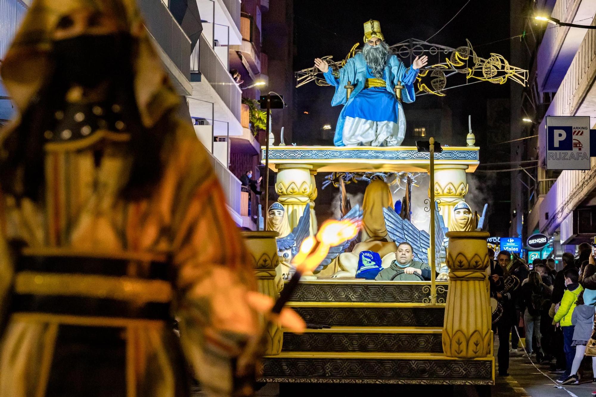 Los tres Reyes Magos fueron recibidos en el auditorio Julio Iglesias del Parque de L'Aigüera.