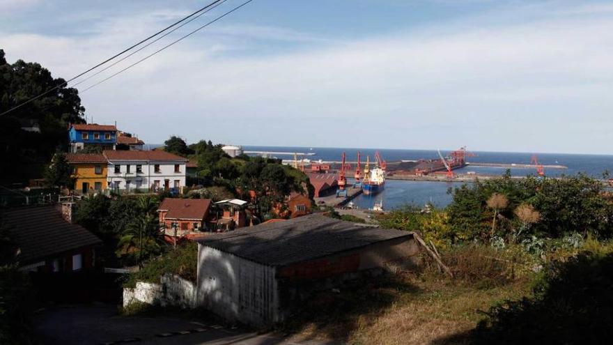 Una vista del puerto de El Musel.