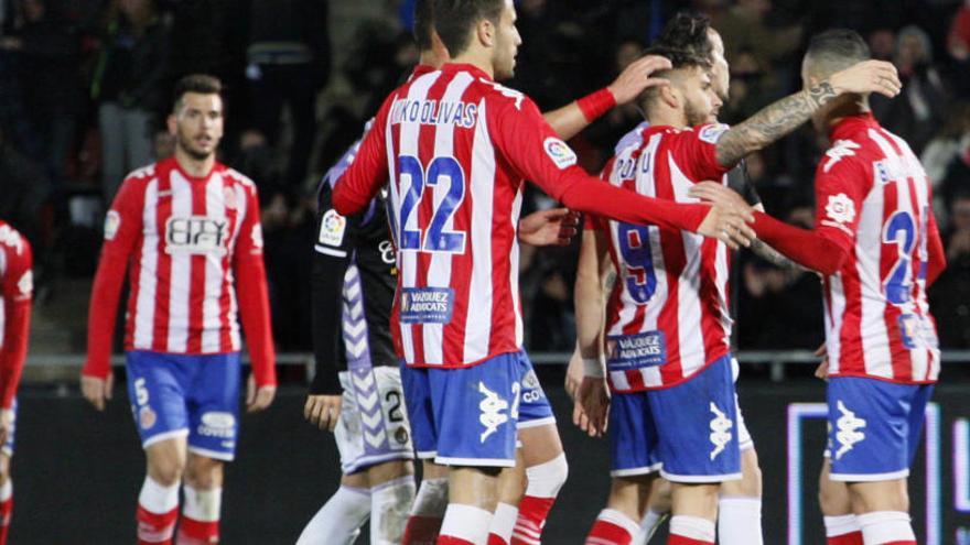 Jugadors del Girona celebren un gol