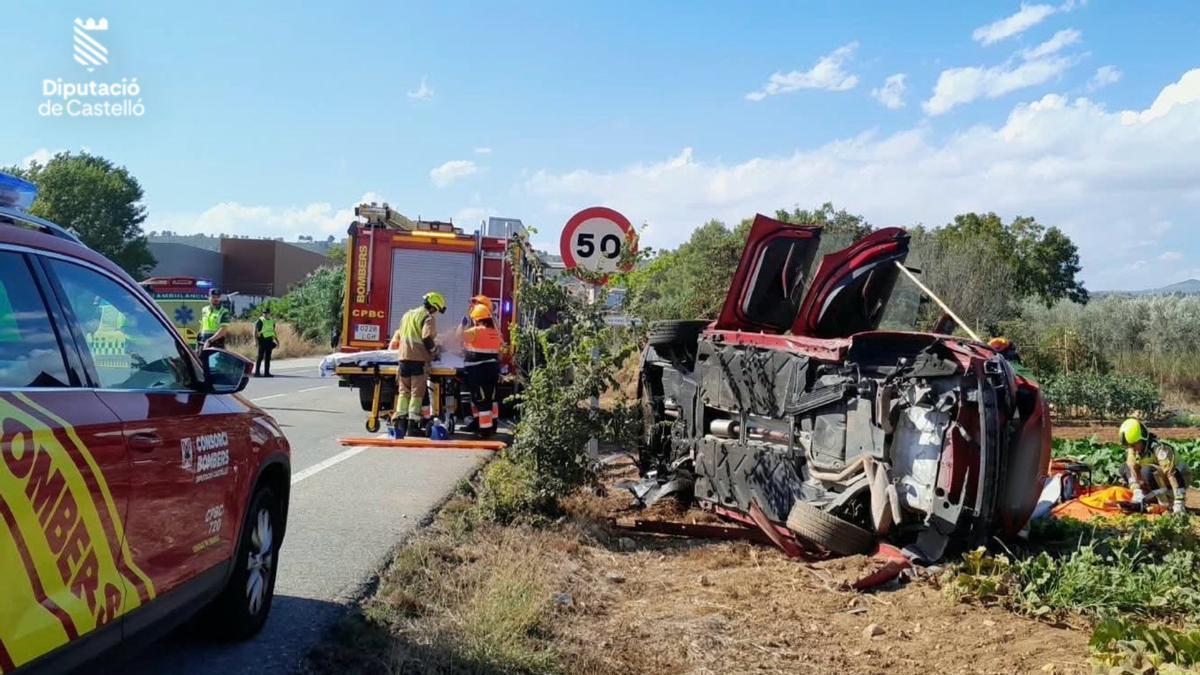 Imagen del vehículo accidentado en la Vall d'Alba.