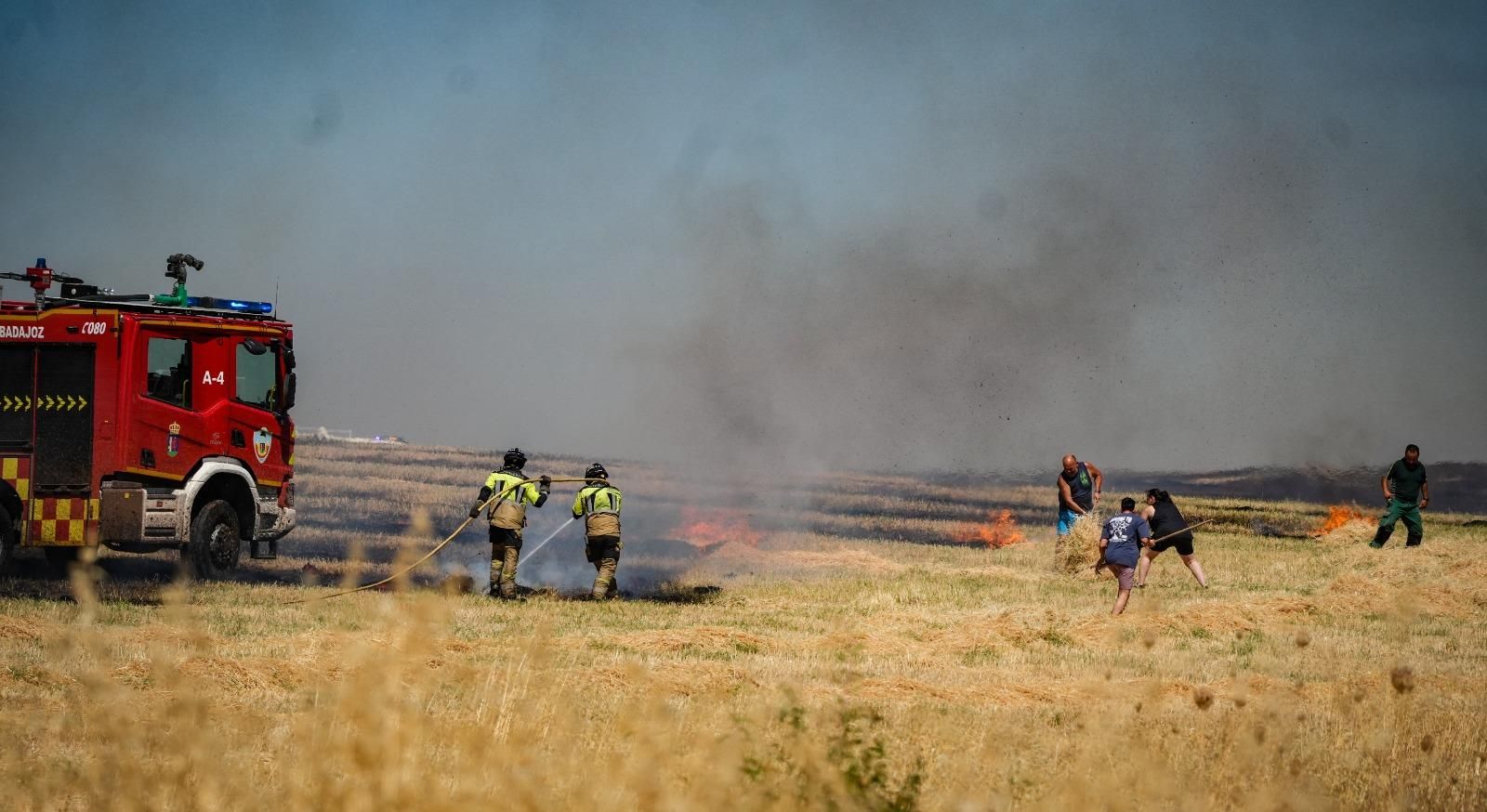 Un incendio en Sancha Brava (Badajoz) obliga a activar el nivel 1