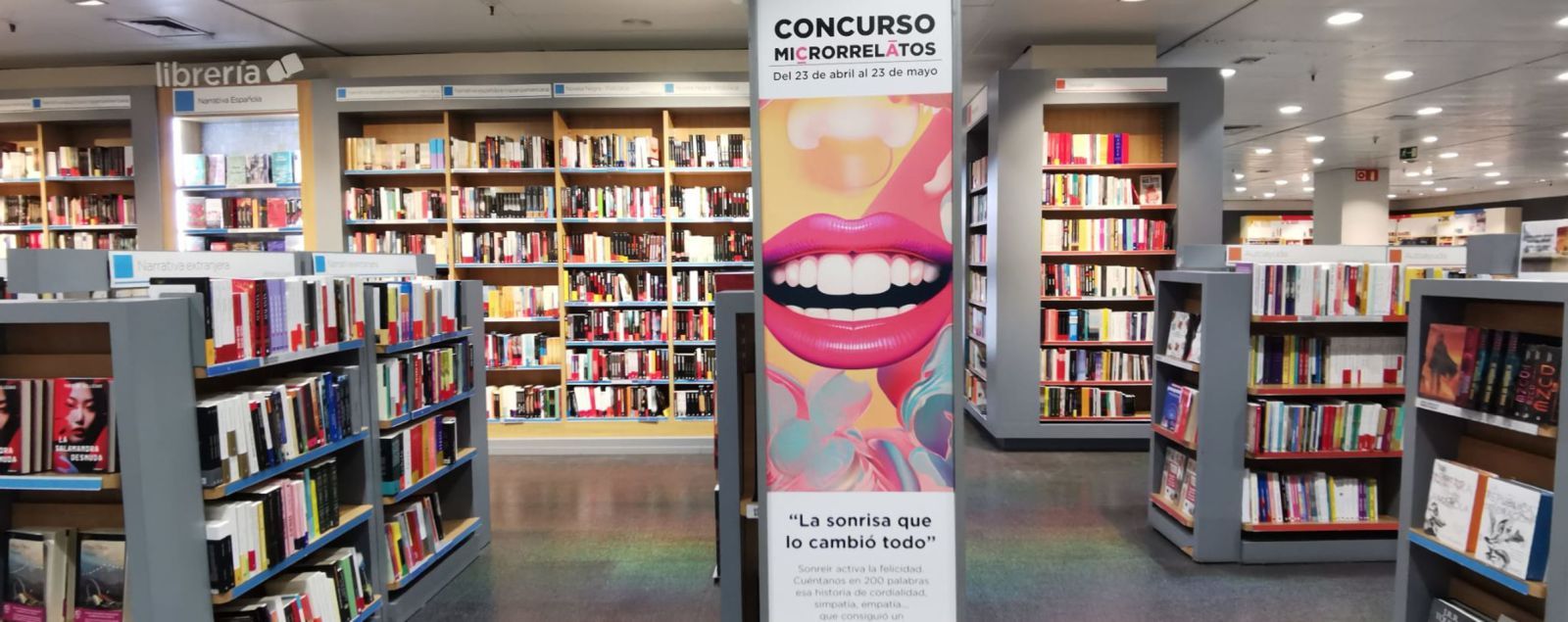 Cartel del concurso en la zona de Librería de El Corte Inglés.