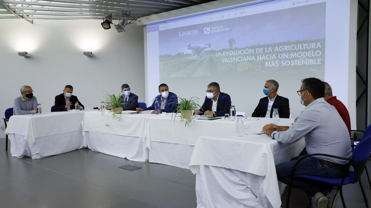 El encuentro «La agricultura valenciana, hacia un modelo más sostenible», tuvo lugar en las instalaciones del Club Diario Levante.