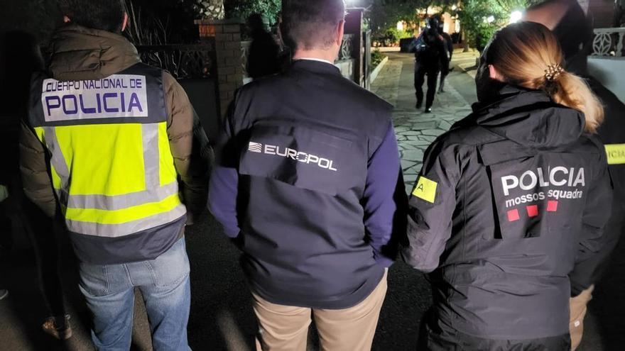 Diecisiete detenidos en una operación policial contra el blanqueo de dinero procedente del narcotráfico