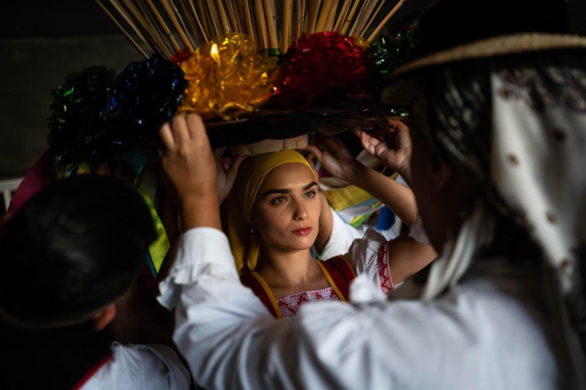 Subida de los cestos y bollos de Santa Bárbara (Icod de los Vinos)