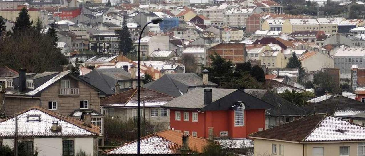 Una vista del casco urbano de Lalín, uno de los concellos con aumento de viviendas. // Bernabé/Javier Lalín