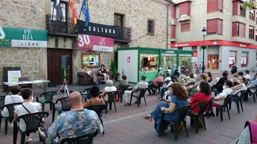 Los actos de la Feria del Libro de Navalmoral ceden el protagonismo al público infantil