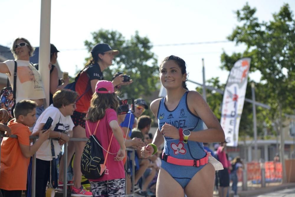 Llegada a la meta del Triatlón Villa de Fuente Álamo