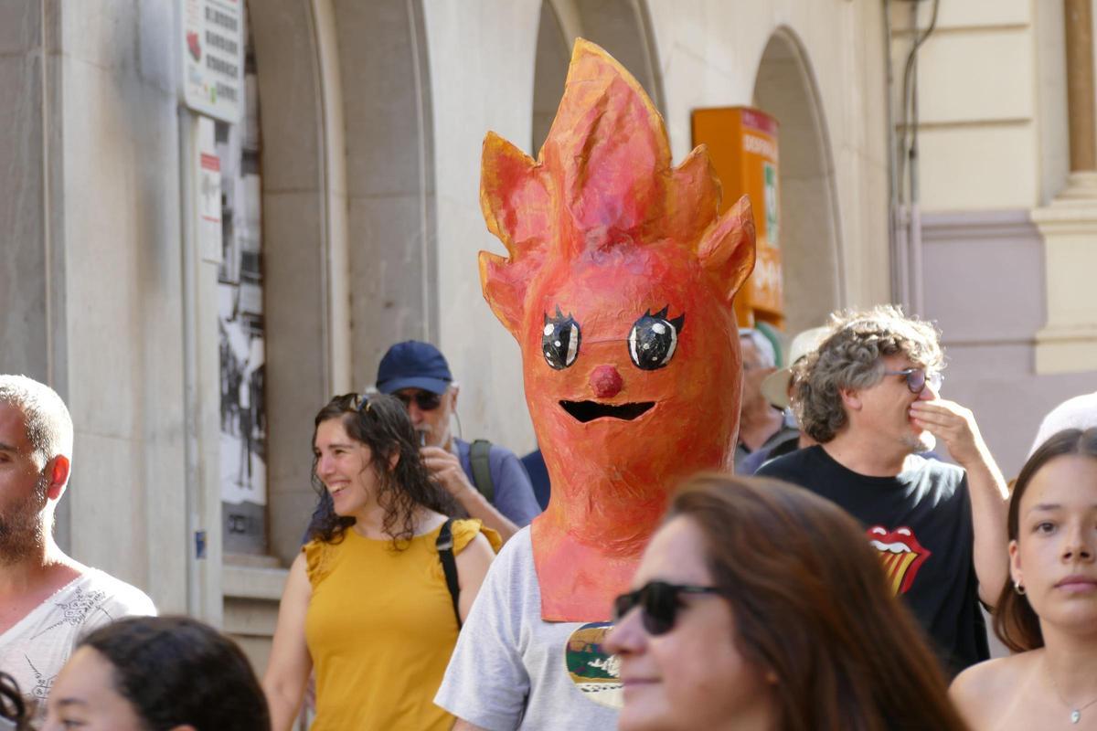 EN IMATGES | Figueres rep la Flama del Canigó i la reparteix arreu de l'Alt Empordà