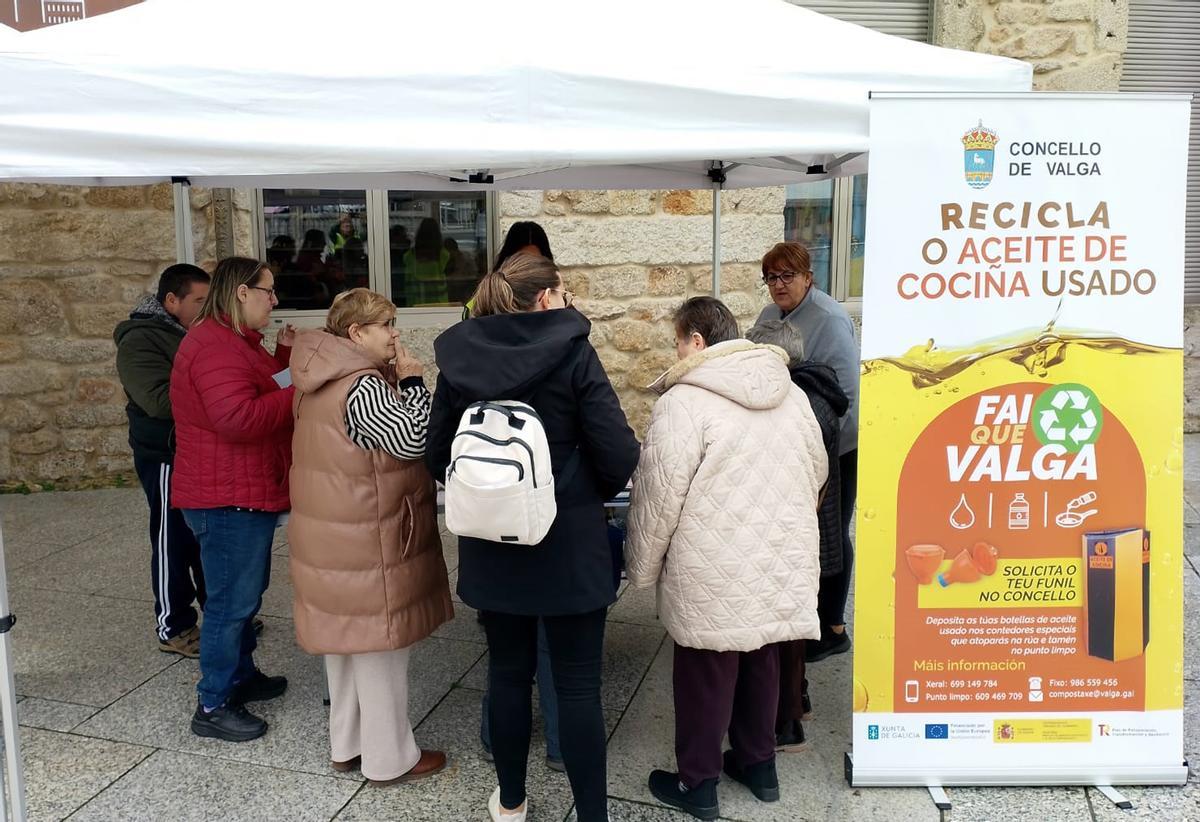 Una de las carpas instaladas por el Concello.