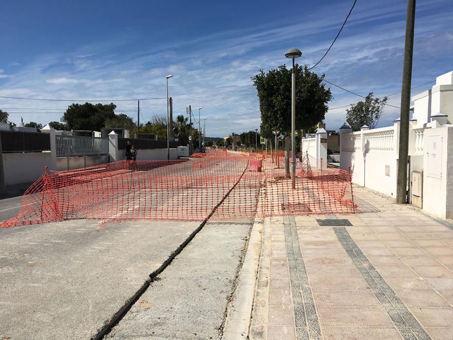 Obras en cala de Bou.