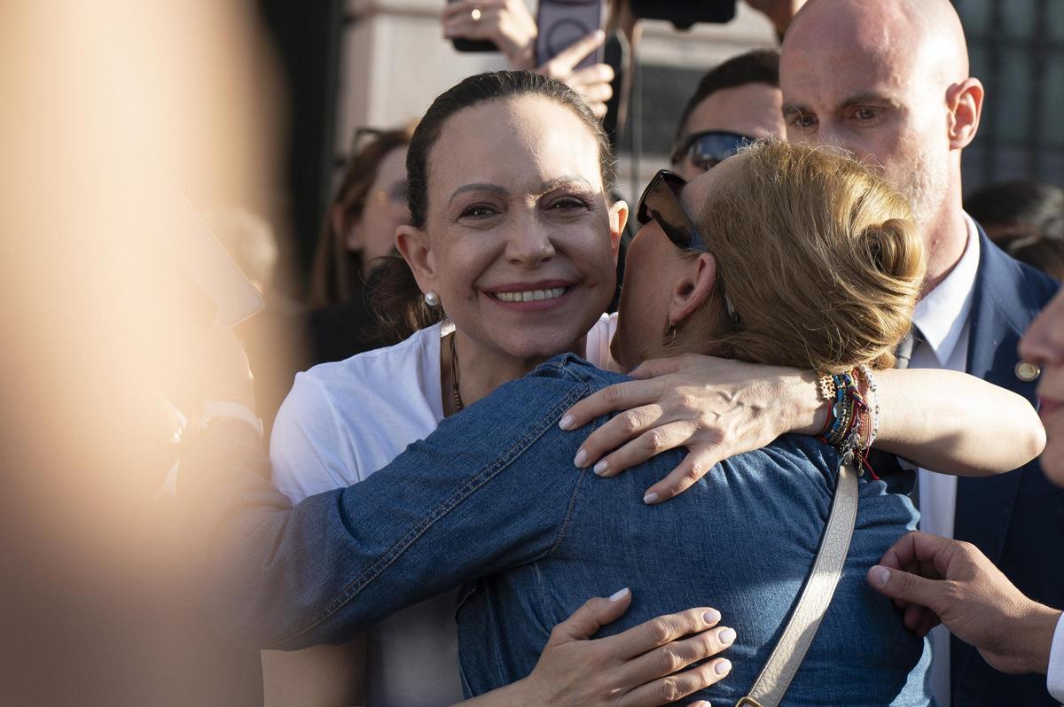 Machado acusa Caracas de no deixar-la tornar