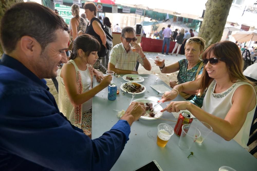 Buena acogida de la primera Festa Gastronómica da Emigración de Ponte Caldelas