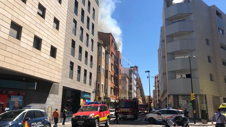 Incendio en la calle Hernán Cortés de Zaragoza