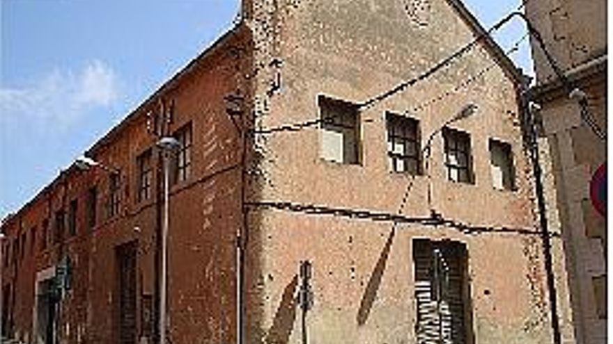 S'ha de convertir en un espai firal per a tot tipus d'esdeveniments.
