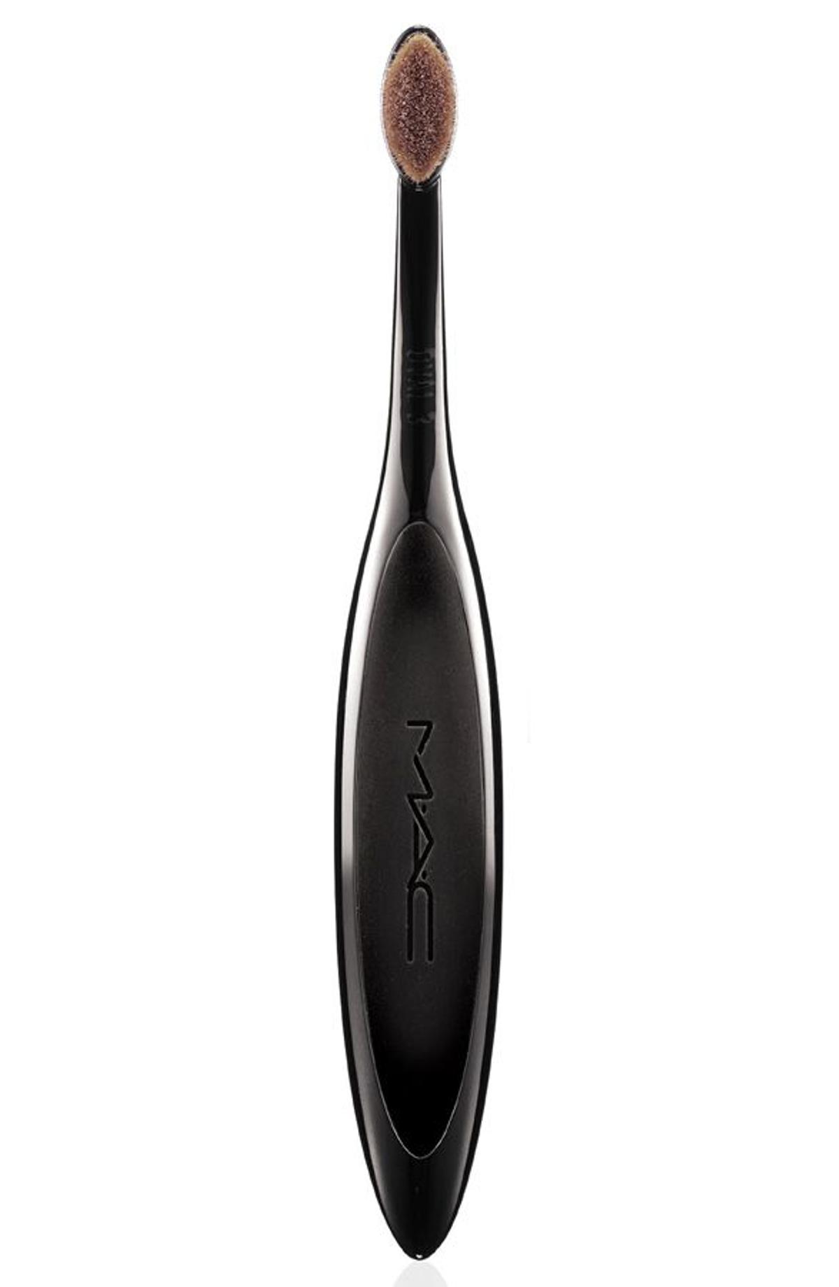 Brush Oval 3 de M.A.C