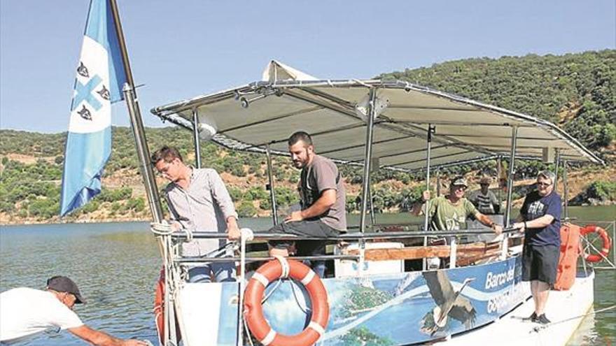 El barco del Tajo comienza a navegar en Serradilla