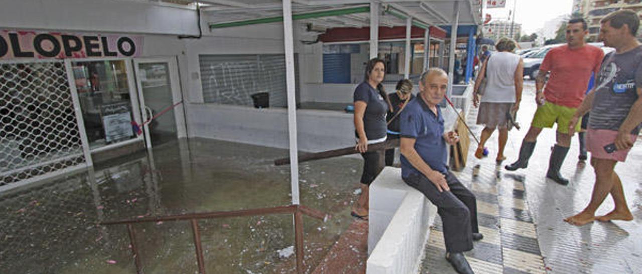 La lluvia revela el pésimo urbanismo de las playas