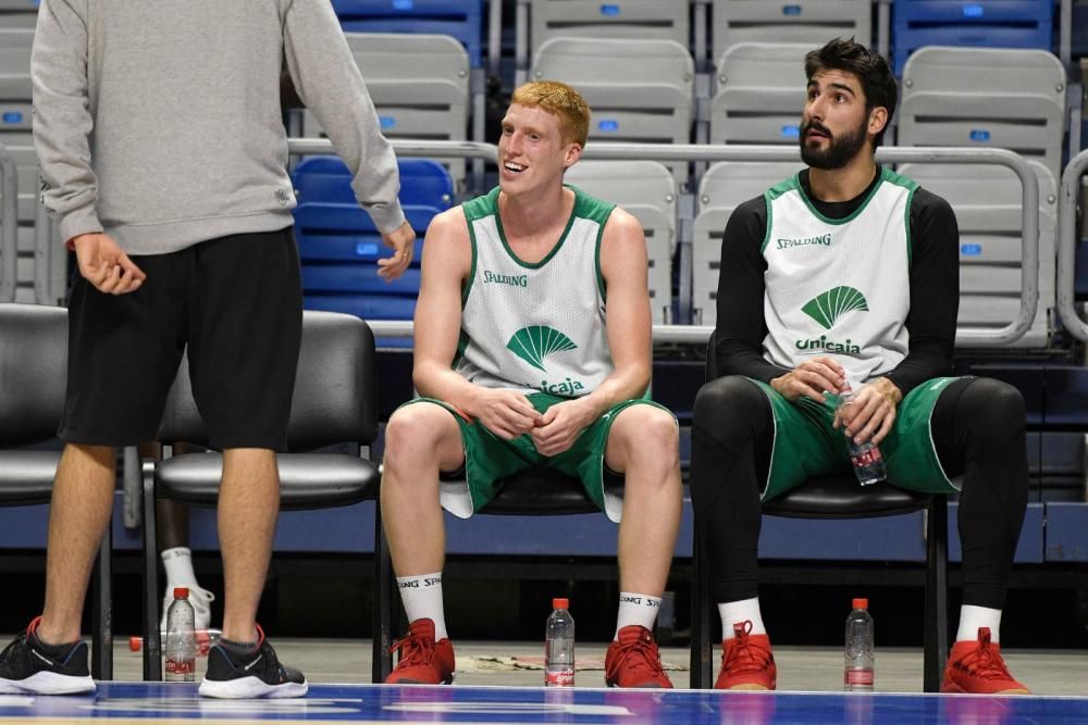 El Unicaja se entrena con los júniors