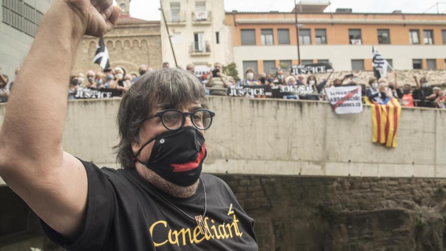 La jutgessa demana a la Guàrdia Civil que identifiqui l&#039;agent que va colpejar Pesarrodona amb la porra