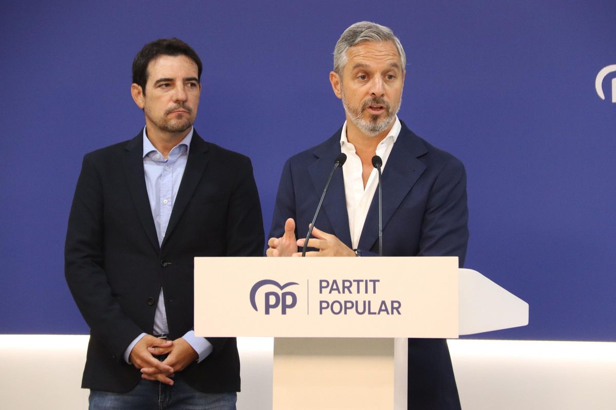 Los dirigentes del PP catalán y del PP Manuel Reyes y Juan Bravo.