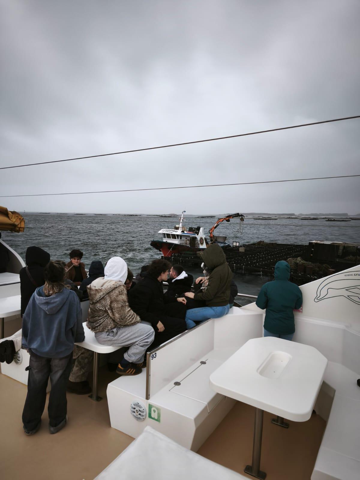 Alumnos del Basque Culinary Center durante la visita del mes pasado a la ría.