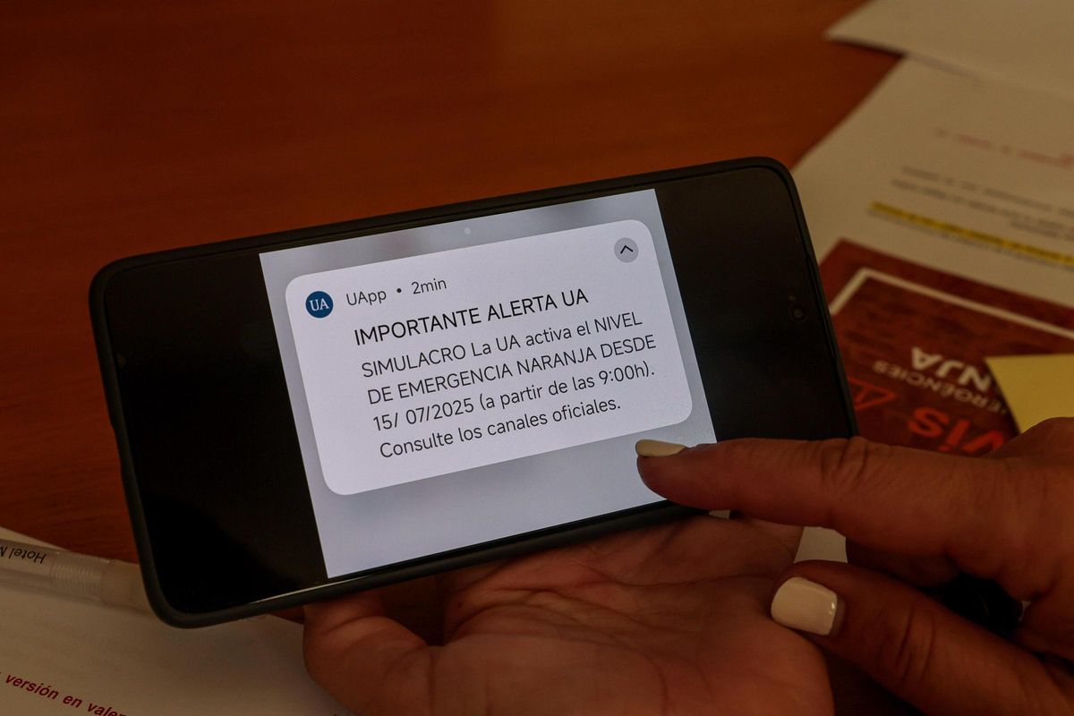 The drill at the University of Alicante has included messages with alerts to the university community
