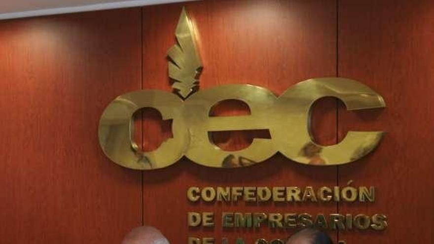 Los empresarios coruñeses abordan la reducción del uso de bolsas de plástico - La sede de la Confederación de Empresarios de A Coruña (CEC) acogió ayer la jornada Reducción del consumo de bolsas de plástico. Obligaciones empresariales, en la que se abordó la nueva norma medioambiental para reducir el uso de bolsas de plástico y evitar su impacto en el medio.