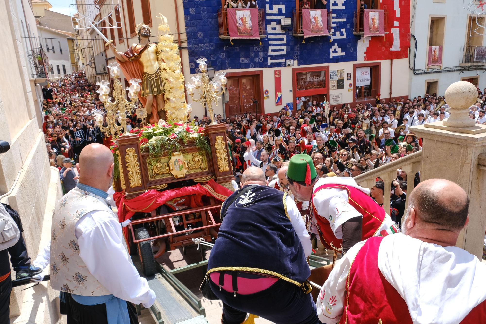 Así se ha vivido la bajada del Santo en las fiestas de Petrer