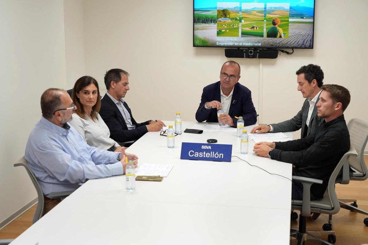 Intervención de los participantes durante la mesa redonda.