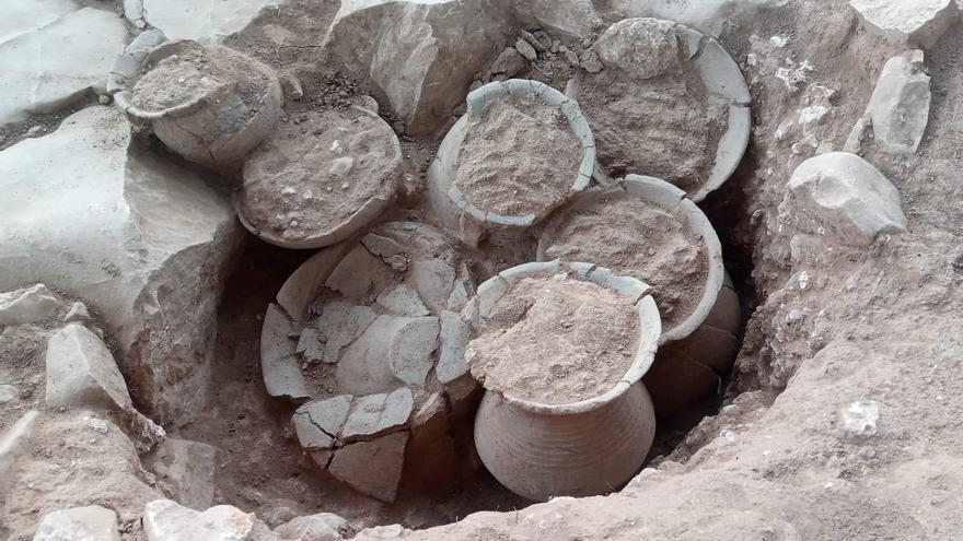 Troben noves tombes de la primera edat del ferro i d&#039;època romana a Vilanera, l&#039;Escala