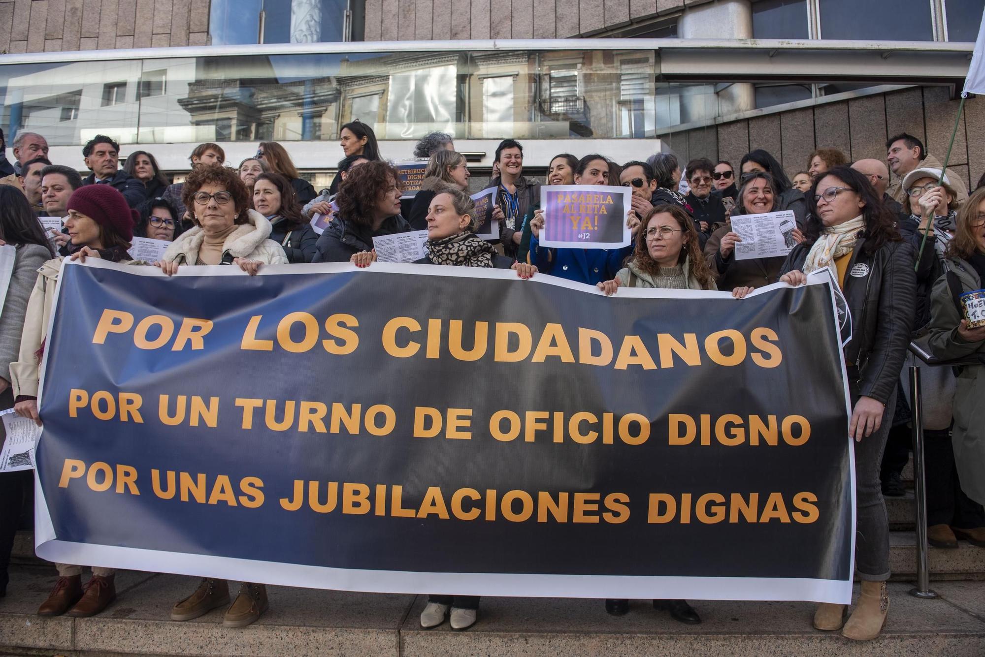 Huelga de abogados y procuradores del turno de oficio en A Coruña