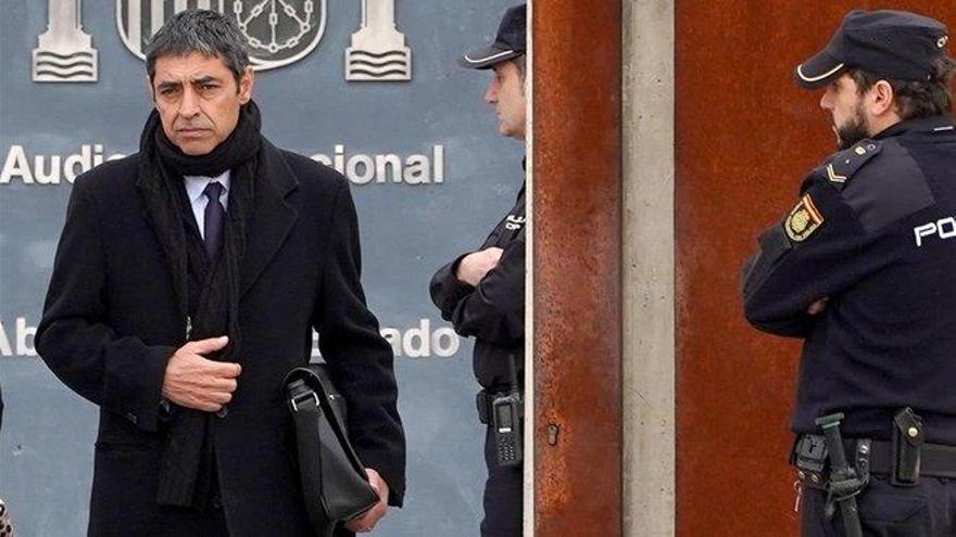 La fiscalía ultima la rebaja de su petición de pena para Trapero