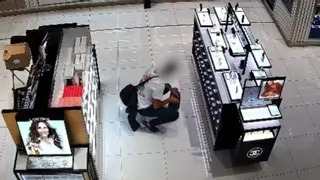 De pasajeros a ladrones: el ingenioso método para robar en tiendas de aeropuertos