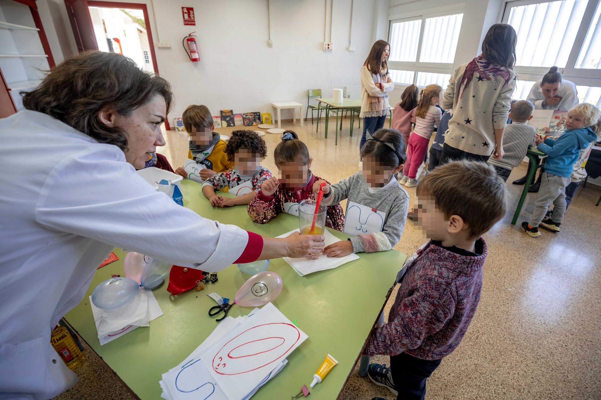 Aprendices de científica por un día en el CEIP Molinar de Palma