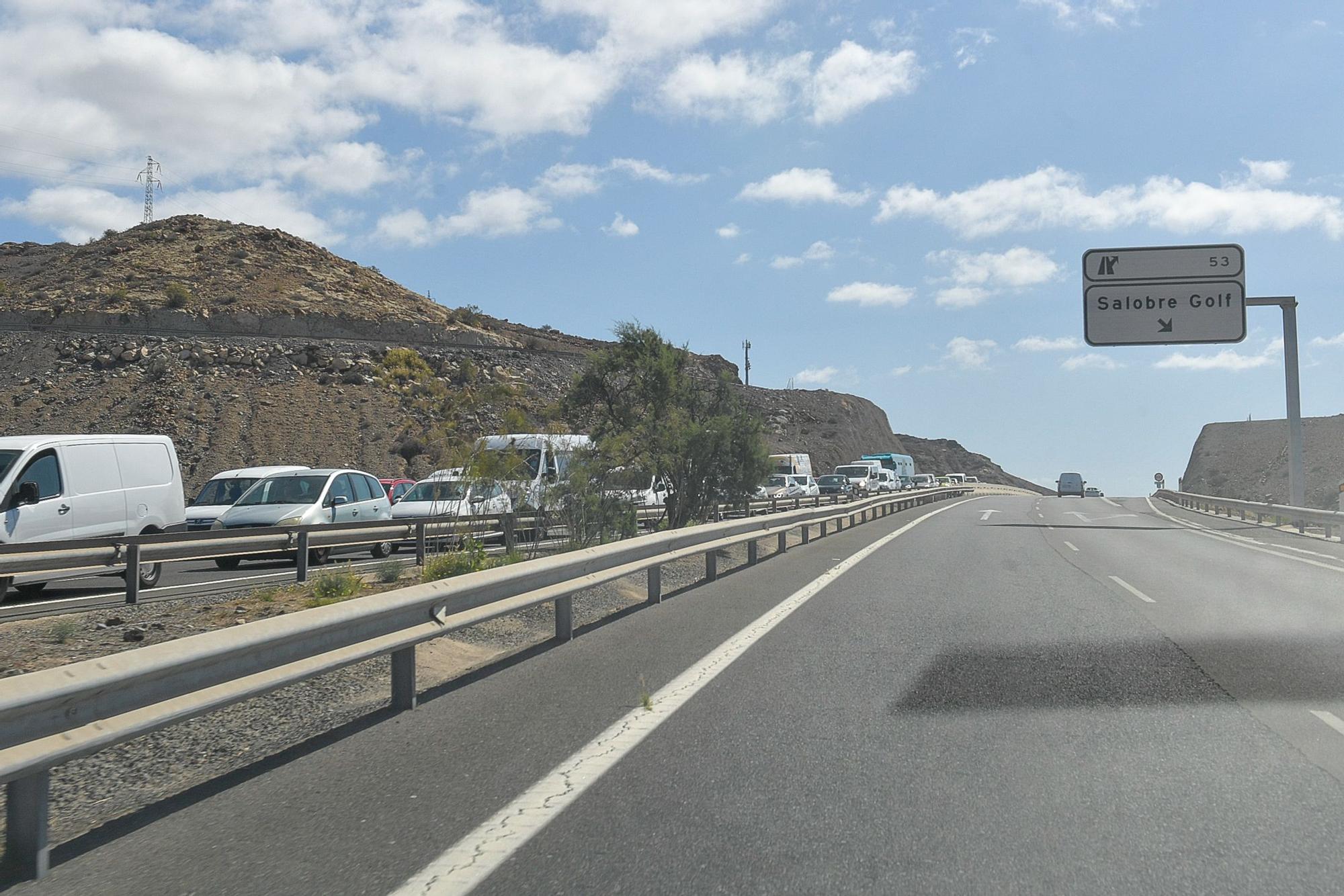 Simulacro de incendio de un vehículo en el interior del túnel de Mogán