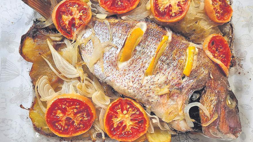 Peix al forn amb ceba