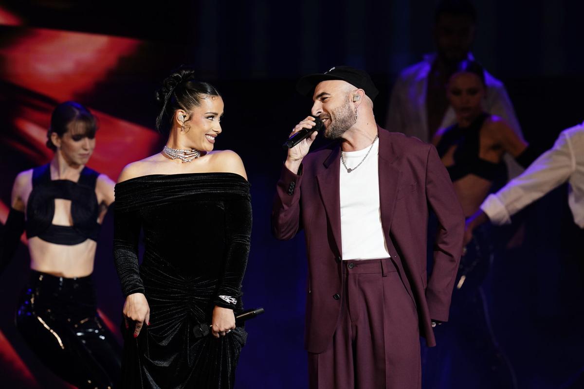 Los cantantes Chanel y Nil Moliner actúan durante la gala de la 31 edición de los Premios José María Forqué, en el Palacio Municipal de IFEMA, a 13 de diciembre de 2025, en Madrid (España). Los Premios Cinematográficos José María Forqué, conocidos como ‘Premios Forqué’, fueron creados en 1996 por la Entidad de Gestión de Derechos de los Productores Audiovisuales (Egeda) para honrar la memoria de José María Forqué, figura en la cinematografía española y primer presidente de Egeda. EGEDA creó el premio con el objetivo de difundir la importancia de la industria audiovisual española e impulsar la figura del productor cinematográfico. 13 DICIEMBRE 2025;GALA;PREMIOS FORQUÉ;FORQUÉ;PREMIOS;31 EDICIÓN;IFEMA;MADRID A. Pérez Meca / Europa Press 13/12/2025. Chanel;Nil Moliner;A. Pérez Meca;category_code_sho;