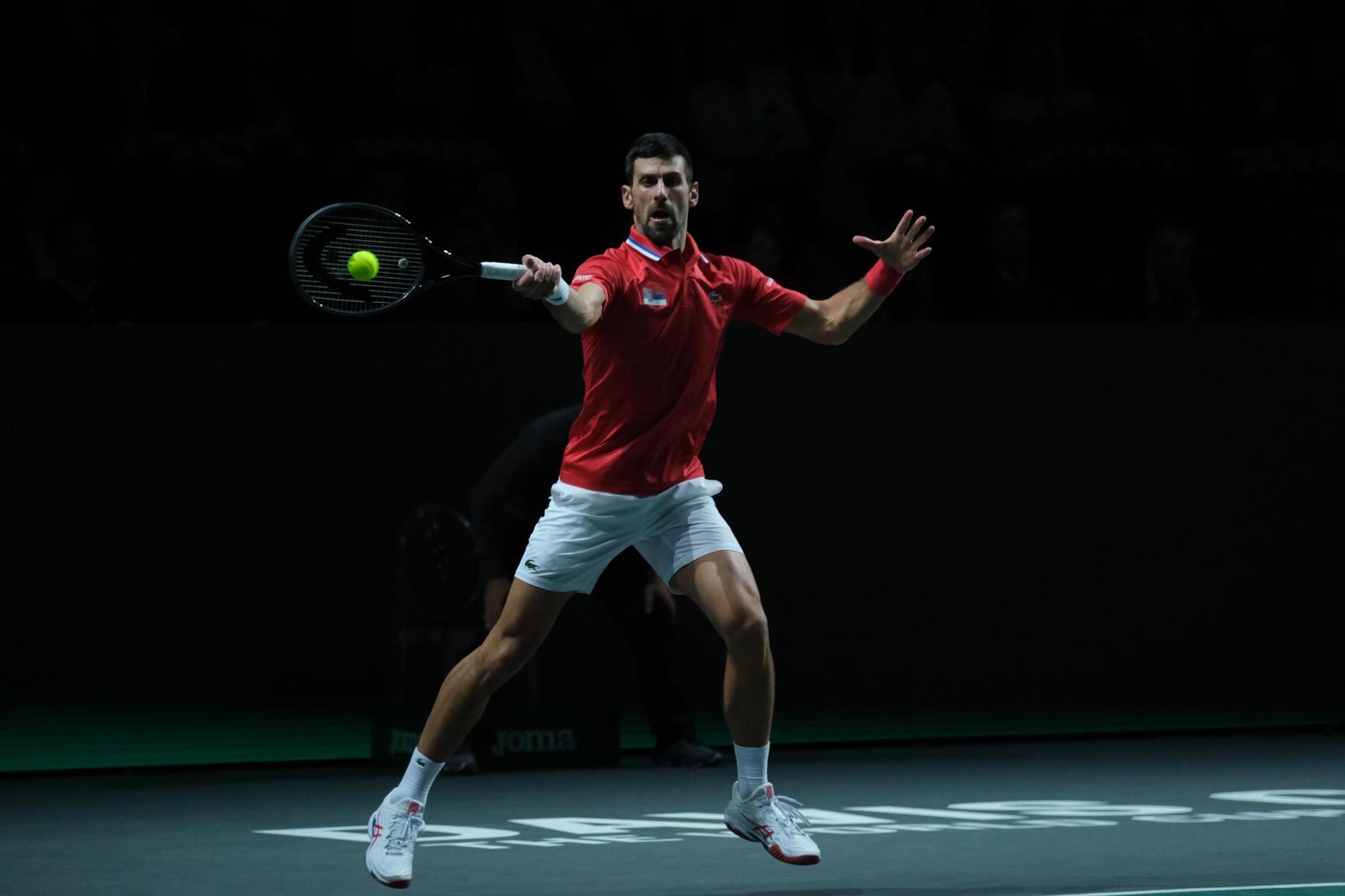 El partido de Sinner y Djokovic de la segunda semifinal de la Copa Davis entre Italia y Serbia en el Carpena