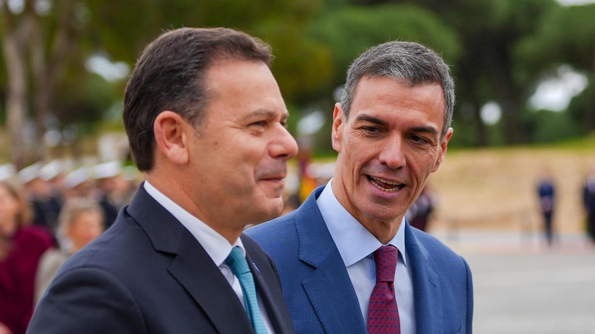 Sánchez defiende que el envío de la fragata se ajusta a la "legalidad" para ayudar a Chipre ante una "guerra ilegal"