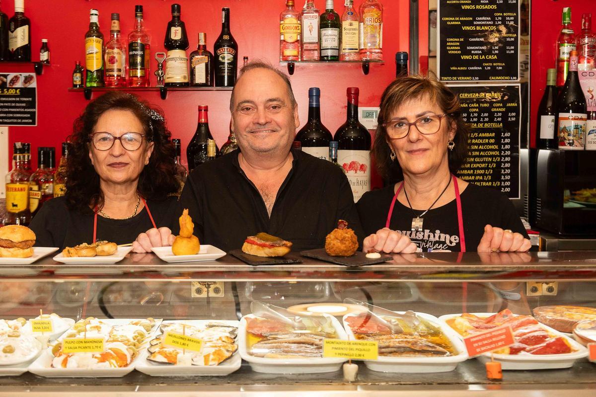 Esteban Sánchez, junto a su hermana Raquel y su mujer Isabel Hernández, están al frente de El Forico.