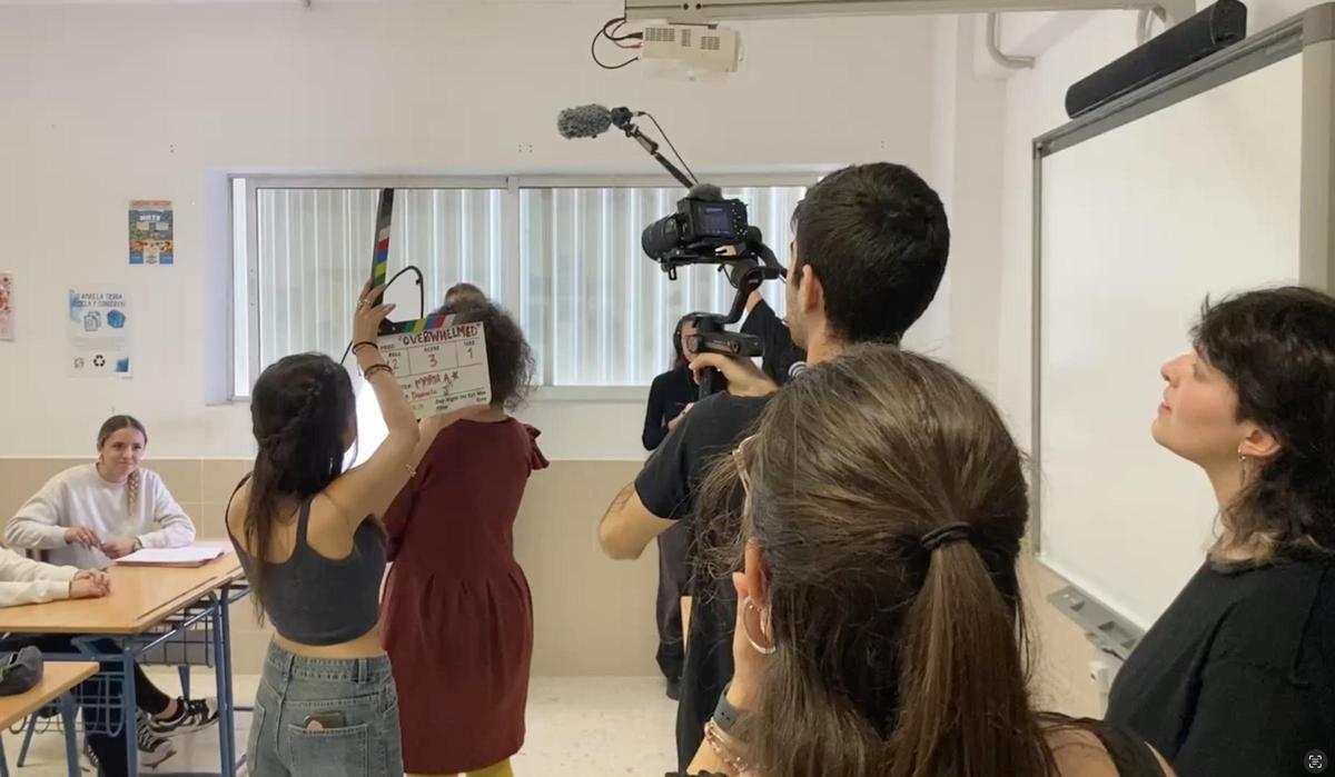 Escena del rodaje del corto en el instituto Concha Méndez Cuesta de Torremolinos.