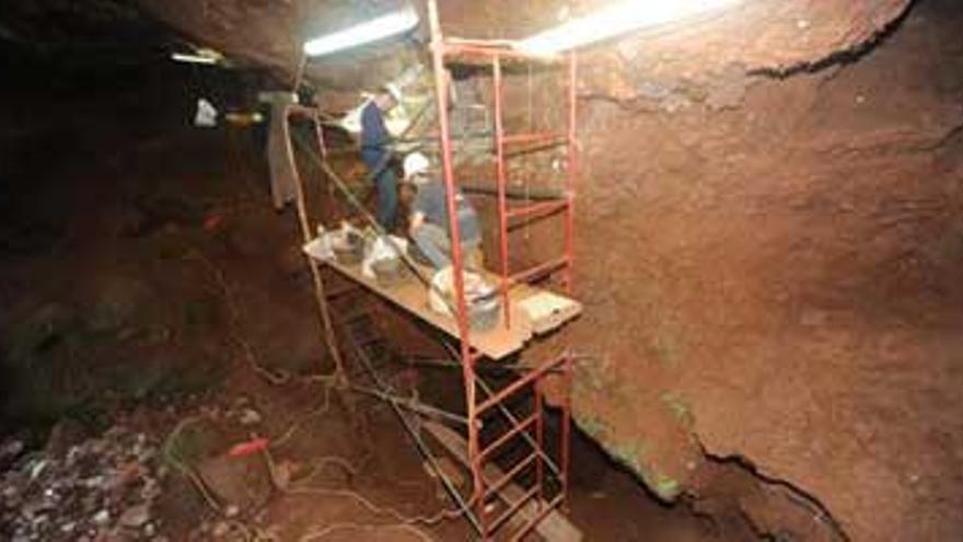 Cáceres baraja la posibilidad de abrir al público la cueva de El Conejar