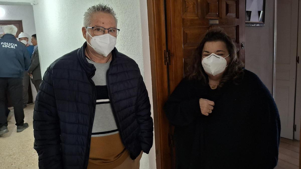 Pedro y Montse, los primeros vecinos que han vuelto a su casa / A. P. F.