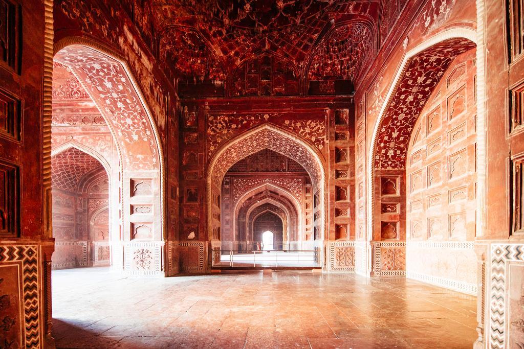 Interior de la mezquita que se encuentra en el Taj Mahal