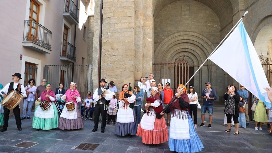 Actuación folclórica del Festival de los Pirineos.