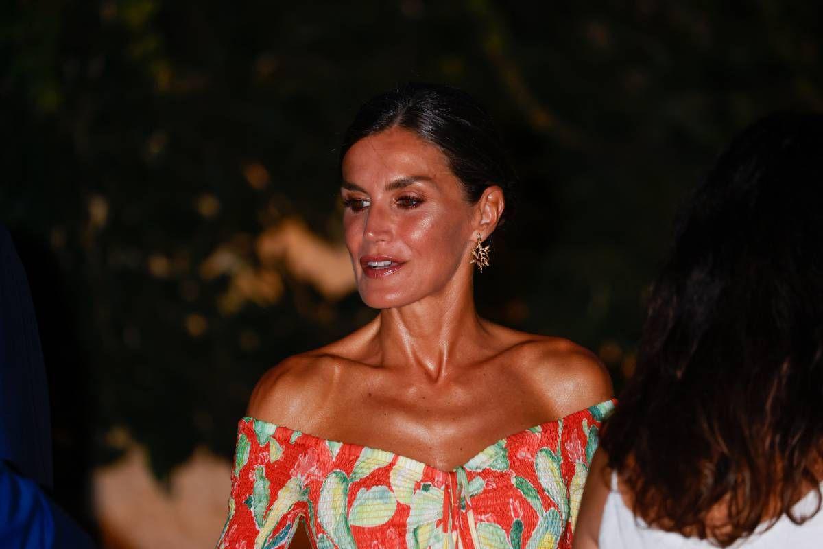 La reina Letizia con vestido viral de Charo Ruiz Ibiza.