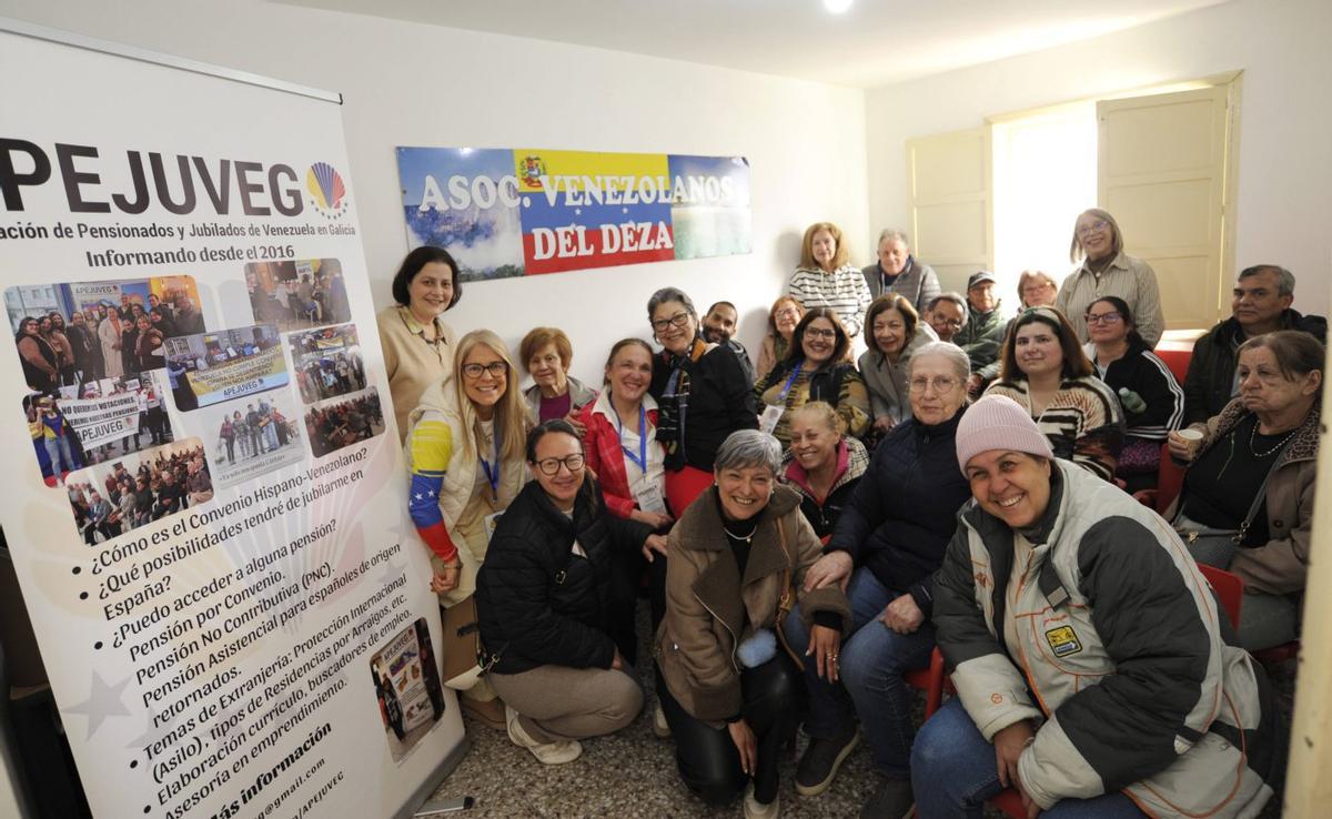 La convocatoria se desarrolló en la sede del colectivo venezolano en Lalín. | BERNABÉ/JAVIER LALÍN