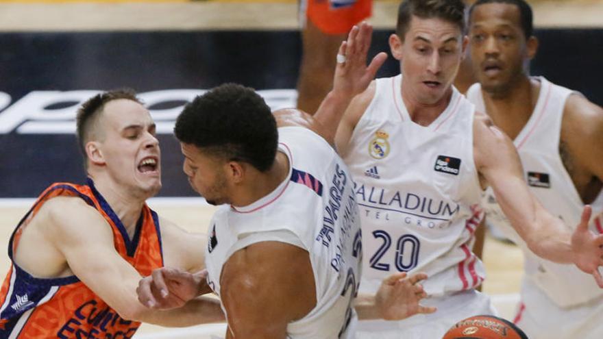 Un desastroso primer cuarto condena al Valencia Basket ante el Real Madrid