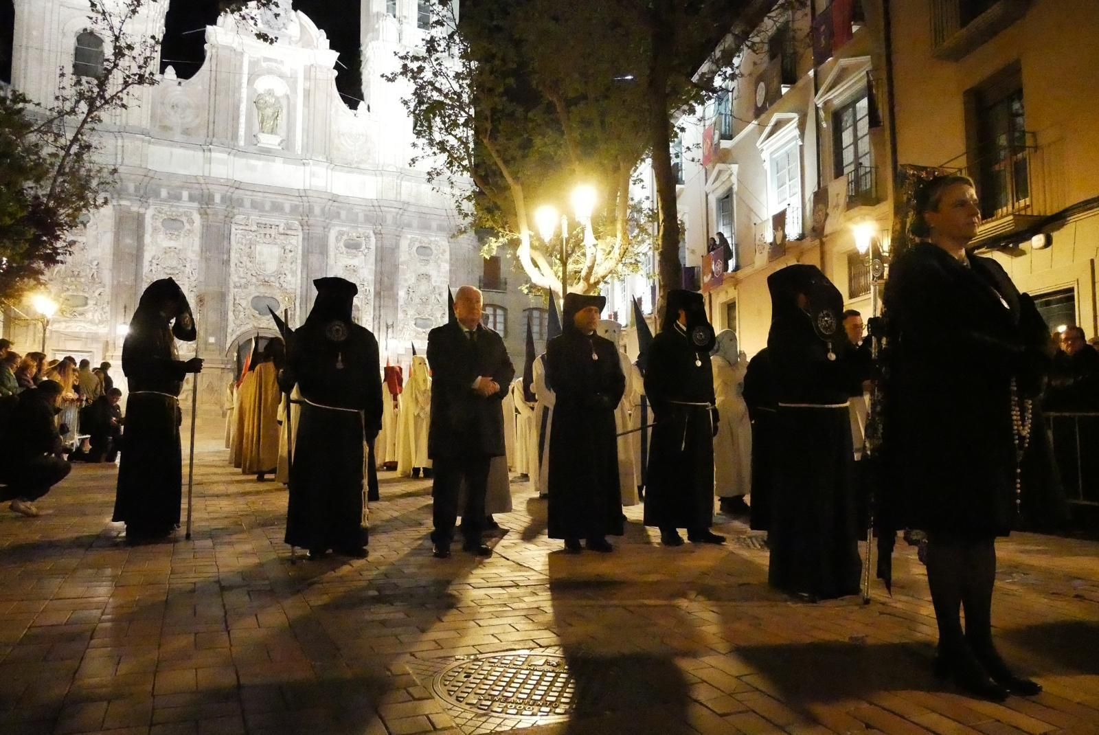 En imágenes | Zaragoza se conmueve con el 'Encuentro' de Jesús del Calvario y la Virgen de los Dolores